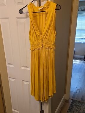 Mauve Sunlit Yellow V‑Neck Ruffled Midi Dress